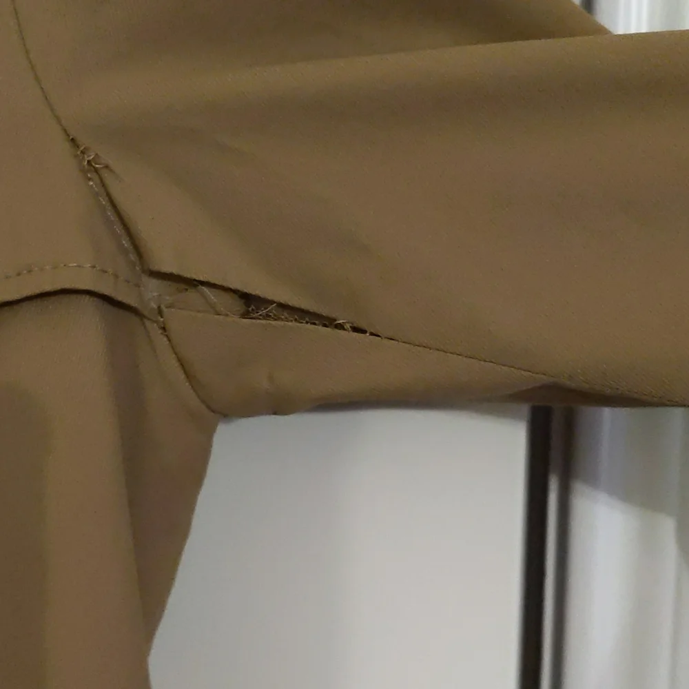 Classic Tommy Hilfiger Double-breasted Trench w/ Hood, Belt,& Pockets sz XS, Tan - Picture 9 of 14